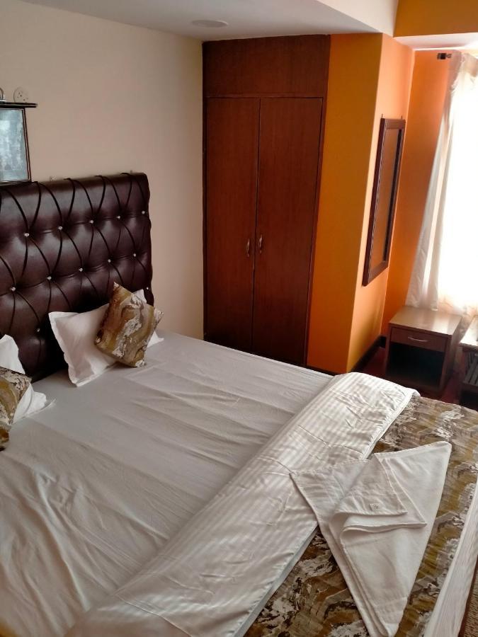 Oyo 12370 Royal Sarava Hotel Darjeeling  Exterior foto