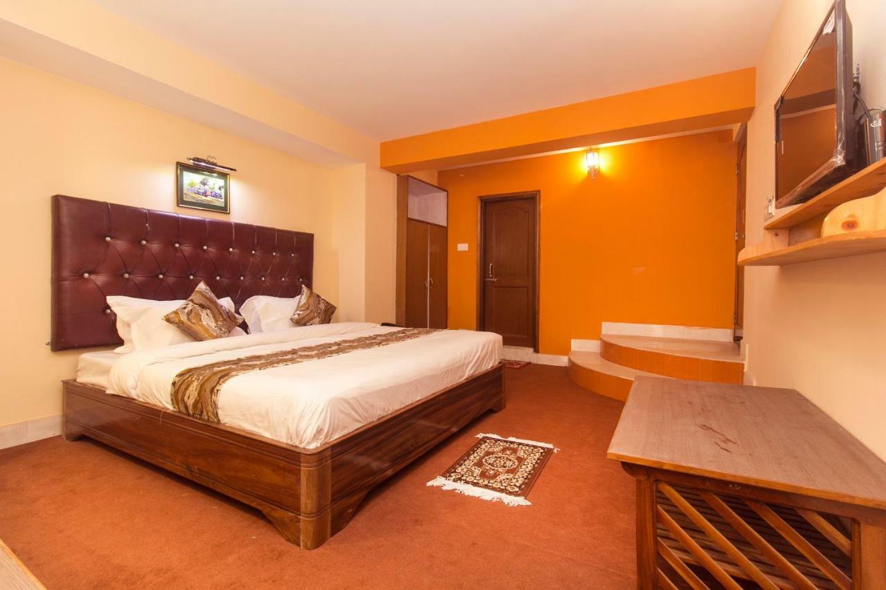 Oyo 12370 Royal Sarava Hotel Darjeeling  Exterior foto